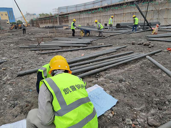 富锦螺栓球网架结构